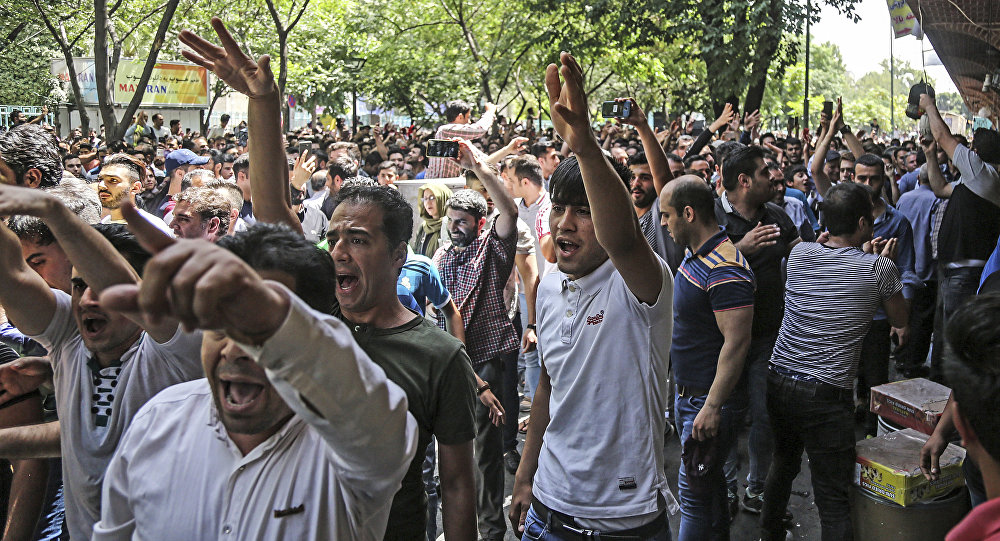 Tahran daki protestolara polisten sert müdahale