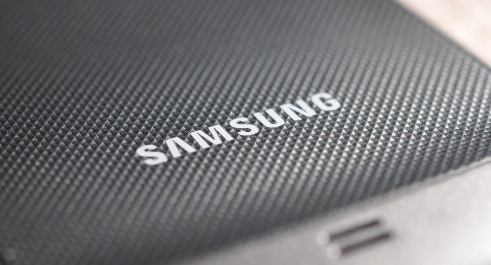 Samsung, çentiği ekranın kenarına getiriyor