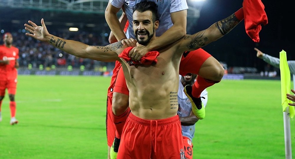 Beşiktaş, Negredo yla Avrupa ya devam dedi