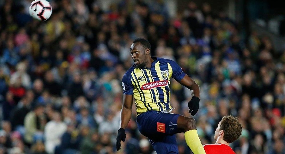 Usain Bolt, futbol kariyerinin ilk gollerini attı