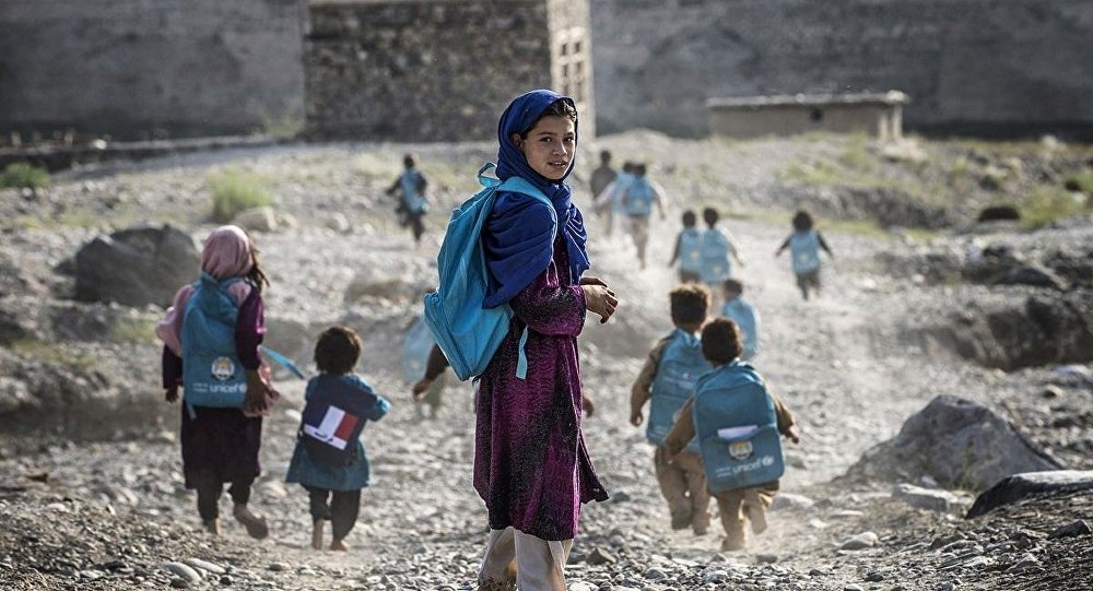 Afganistan da bir ilçe 30 yıl sonra okula kavuştu