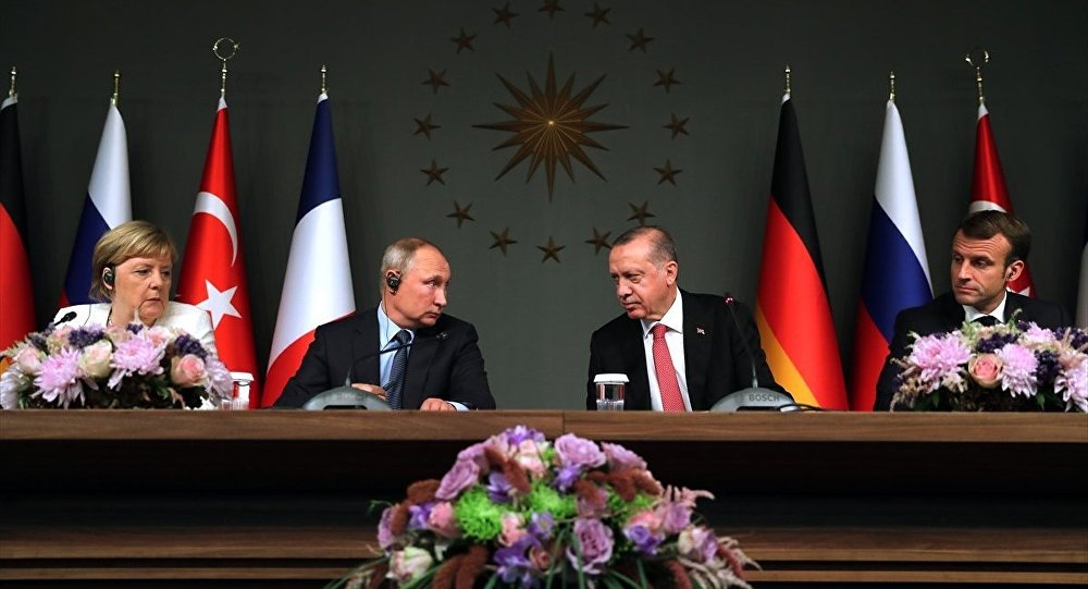 Putin: Suriye dekiler, kendi geleceklerine kendileri karar vermeli
