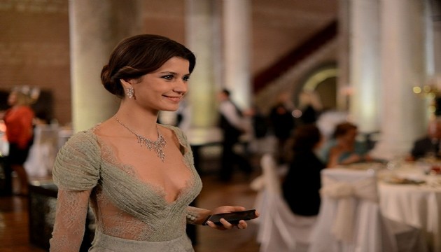 Beren Saat yine adından söz ettirdi