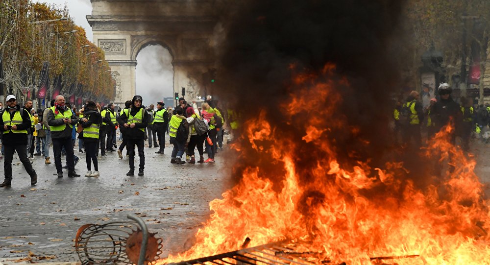 Sarı Yelekliler den büyük protesto