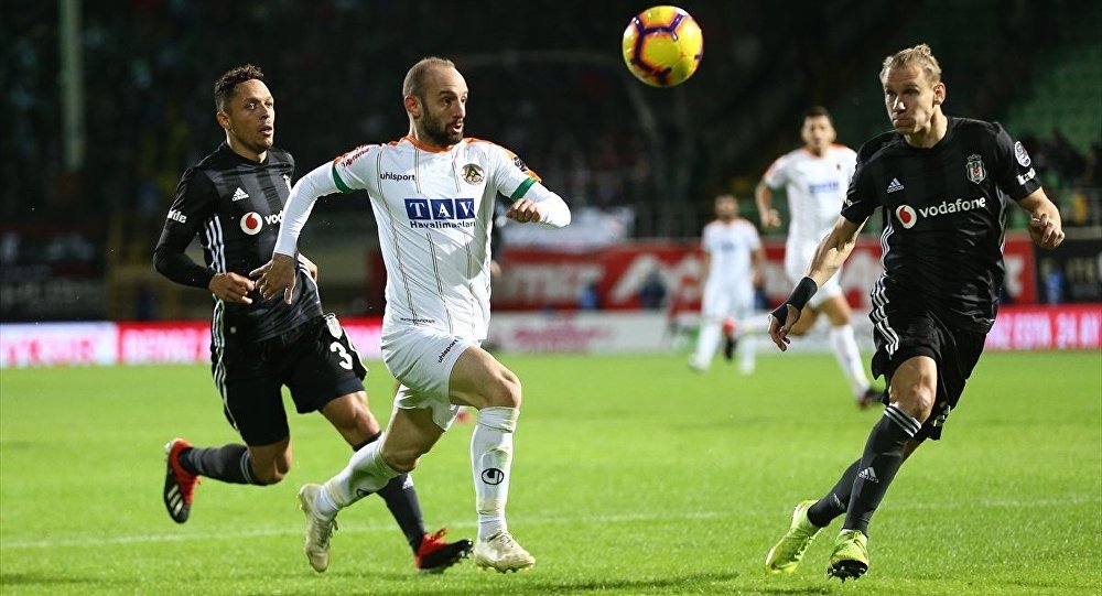 Beşiktaş a Alanyaspor freni!