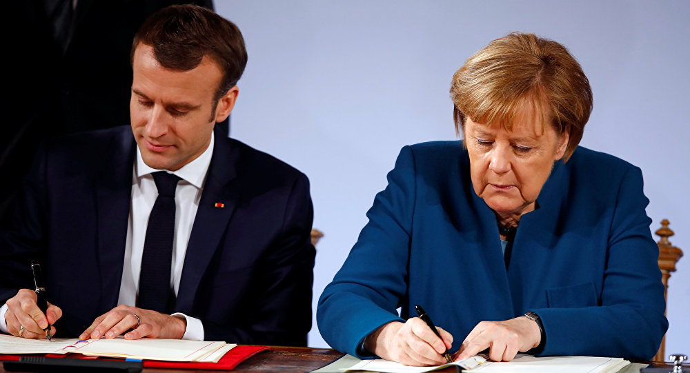 Almanya ve Fransa, Avrupa Ordusu na giden yolda ilk imzaları attı