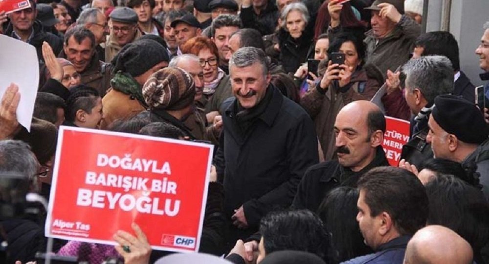 Taş tan Erdoğan a  evlere şenlik  cevabı