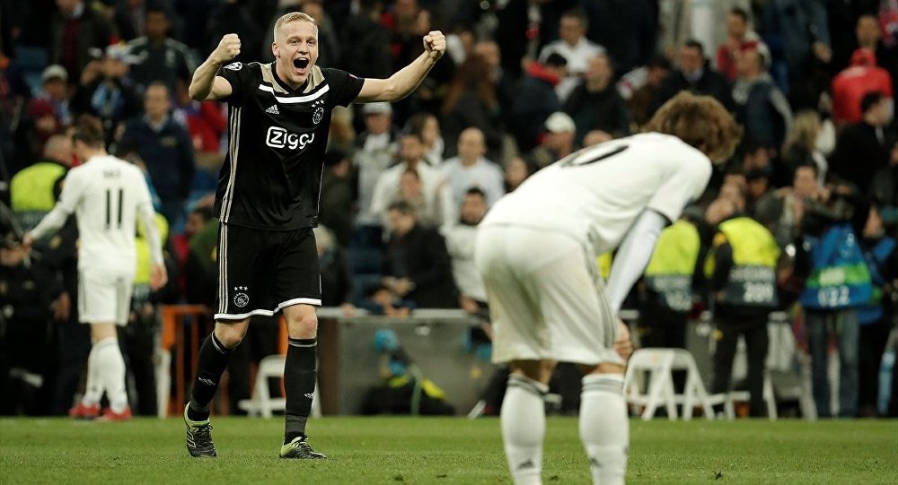 Real Madrid, sahasında Ajax a 4-1 yenilerek Şampiyonlar Ligi nden elendi