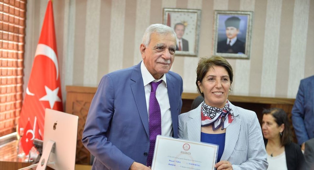 Ahmet Türk mazbatasını aldı