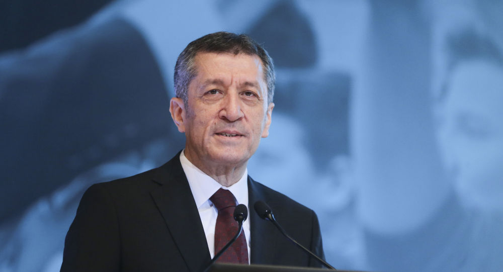 Bakan Selçuk yeni tasarım öğretmenler odasını tanıttı