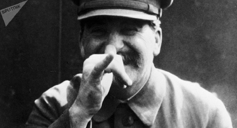 Rusya da  Stalin le Seks  oyunu tartışılıyor