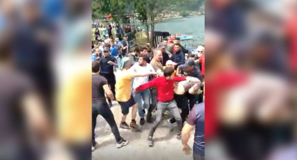 Trabzon da  Kürdistan  atkısı gerginliği: 9 gözaltı