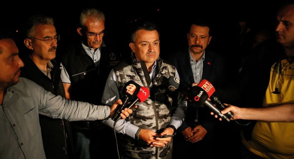 Bakan Pakdemirli den İzmir yangını açıklaması