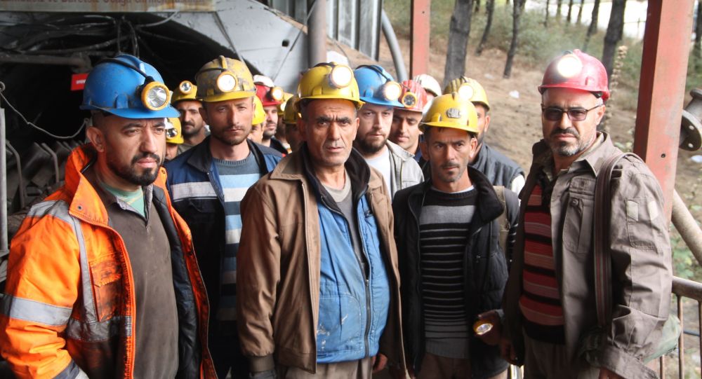 Maden işçileri, yer altında açlık grevine başladı!