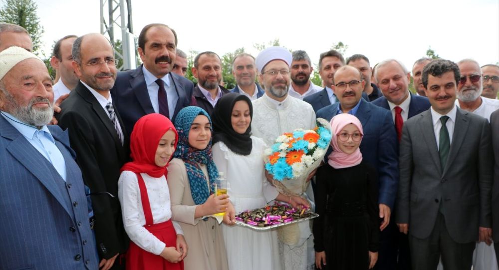 Ali Erbaş: Kız çocuklarımız ruhen diri diri gömülüyor