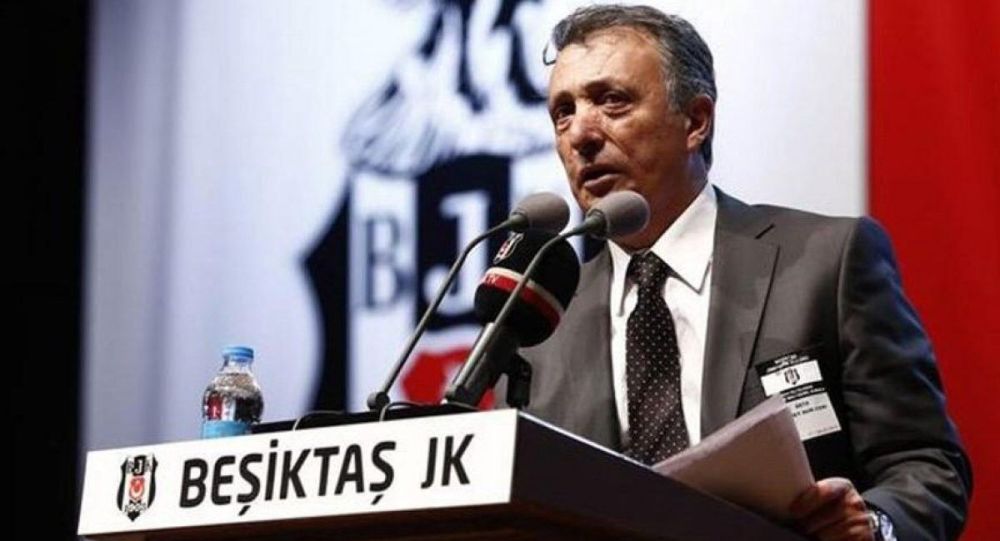 Ahmet Nur Çebi ile taraftarlar arasında  Abdullah Avcı  gerginliği