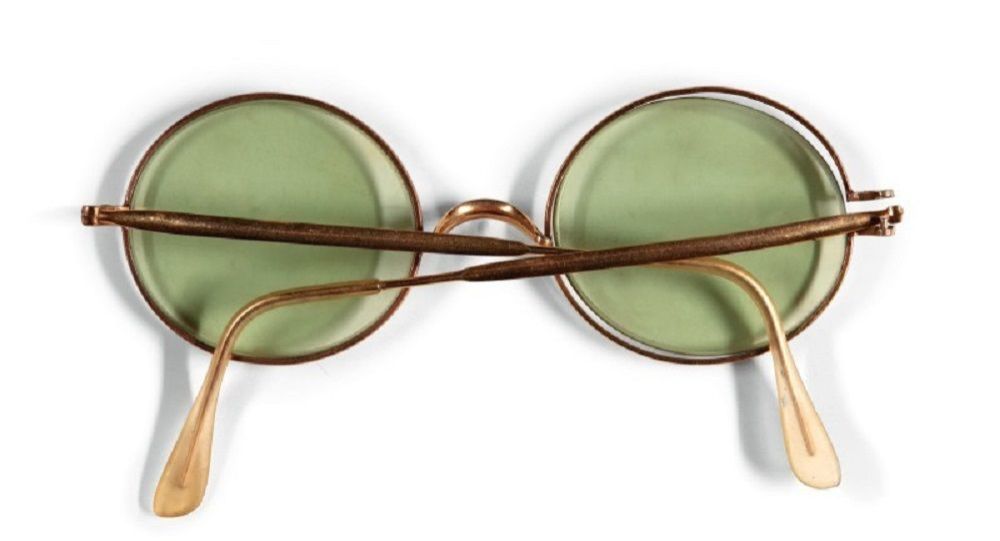 John Lennon un gözlüğü 170 bin euro ya satıldı
