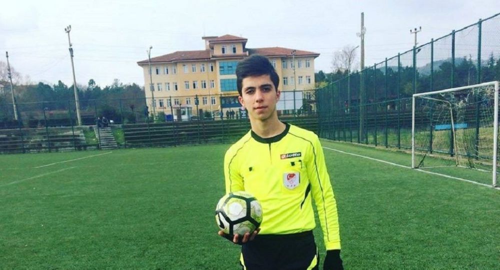 Yumrukla hakemi bayıltan futbolcuya 1 yıl men cezası