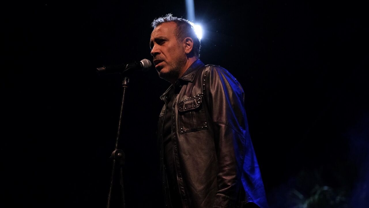 Haluk Levent’ten pavyon şakası! Sahneye para atılınca olanlar oldu