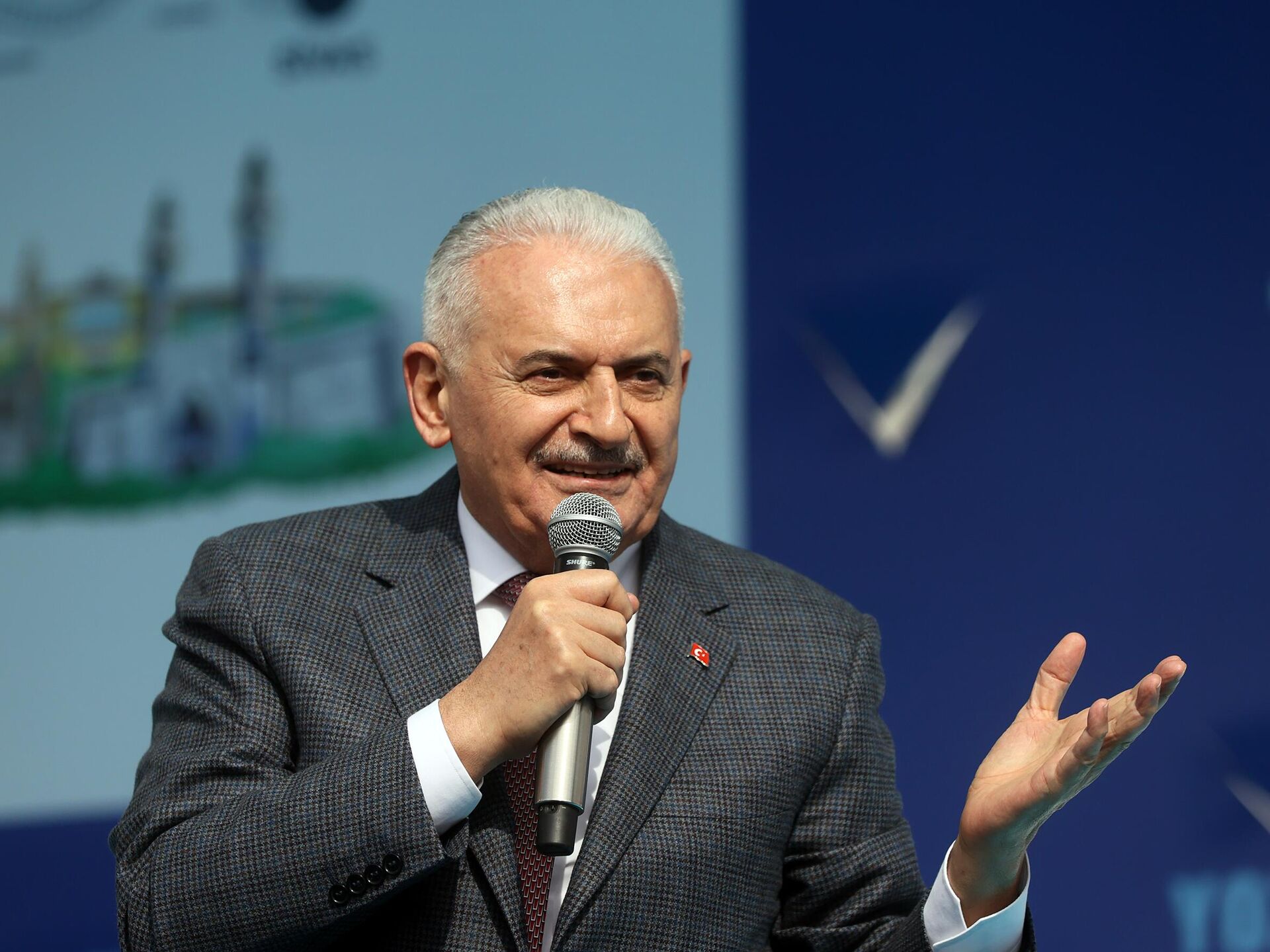 Binali Yıldırım: Mültecileri göndereceğiz