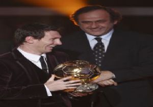 Pele: Messi Uluslararası Alanda Kendini Geliştirmeli