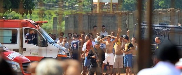 Cezaevinde kavgası: 9 ölü, 77 firari