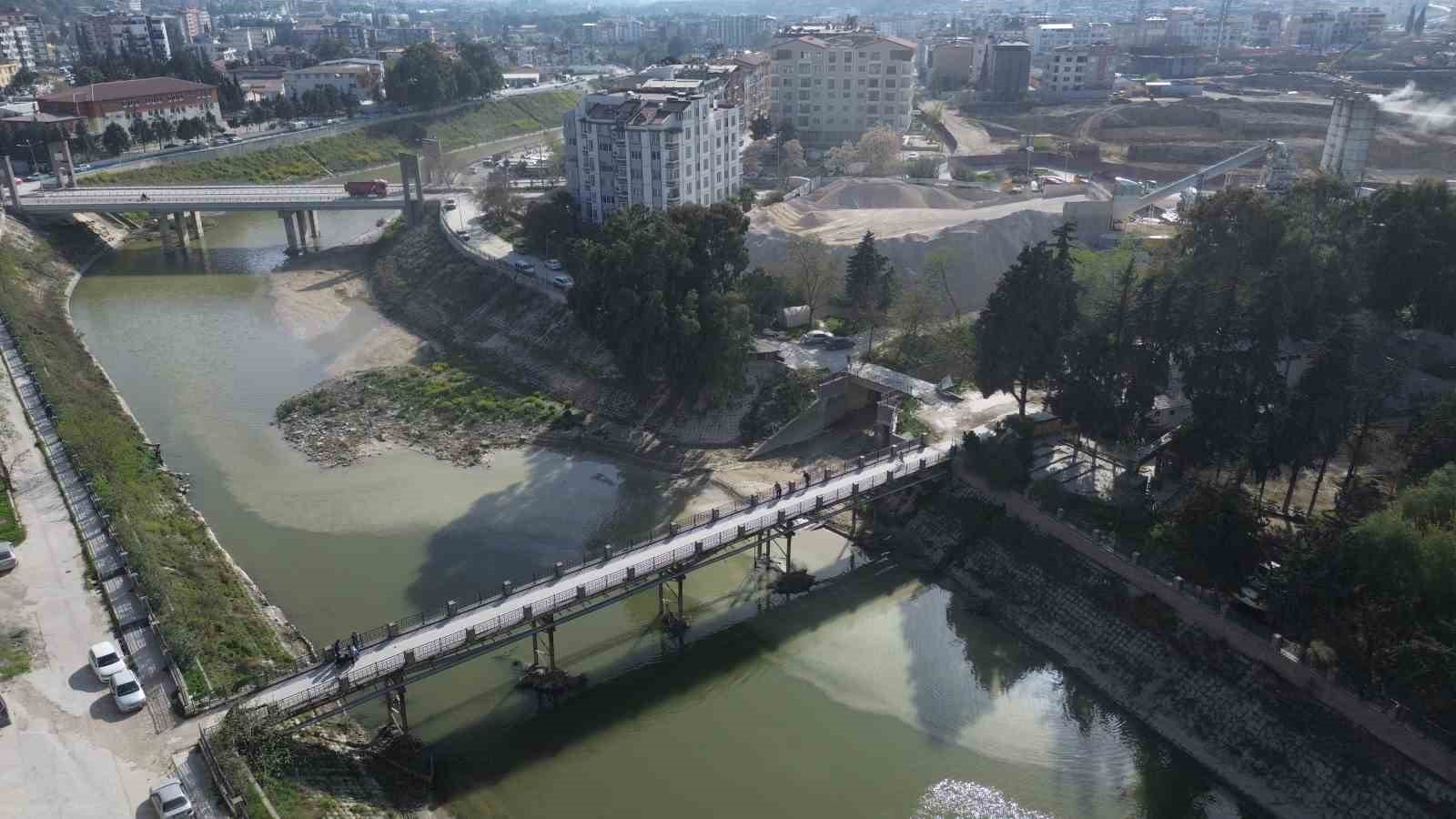 Asi Nehri nde korkutan balık ölümleri!