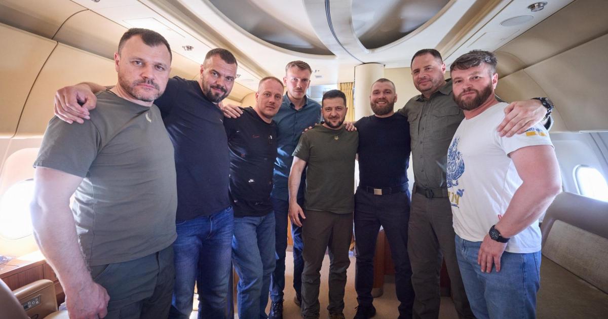 Türkiye den Ukrayna ya giden Azov Taburu komutanları cephe hattına geri dönecek