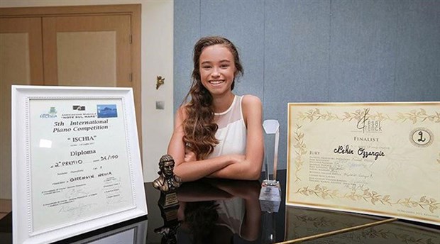 12 yaşında piyano yarışmasında dünya ikincisi oldu