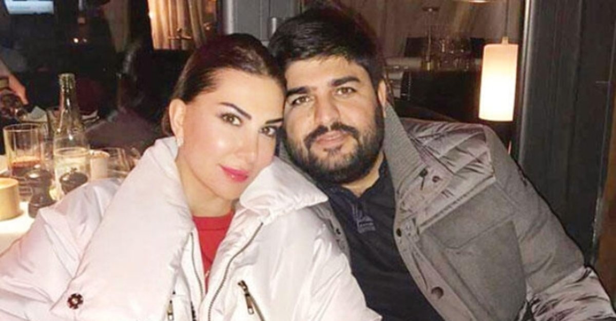 Ebru Yaşar ile eşi Mesut Hançer e evini teslim etti
