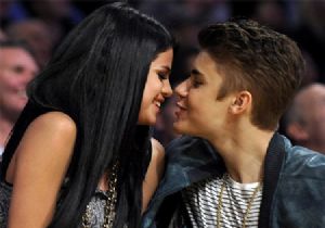 Selena Gomez in Eski Sevgilisi Justin Bieber ın Yeni Aşkı Tanıdık Çıktı!