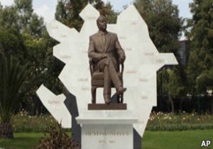 Meksika da Aliyev Heykeli Tartışması