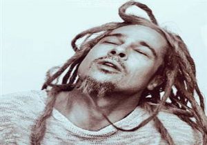 Brad Pitt’ten Bob Marley Pozu
