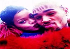 Rihanna Twitter’da Aşk Savaşında
