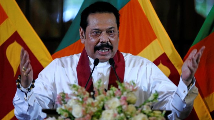Sri Lanka da göstericiler başbakanın ve siyasilerin evlerini yaktı