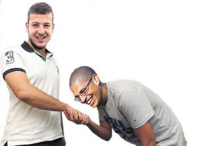 Alex Batuhan ın Elini Öptü