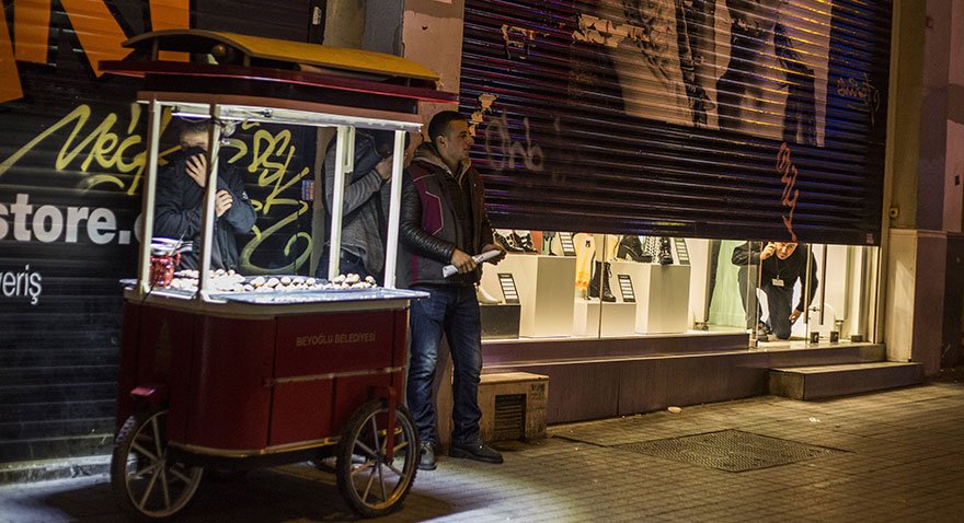 İstiklal Caddesi nden simitçiler kaldırılıyor
