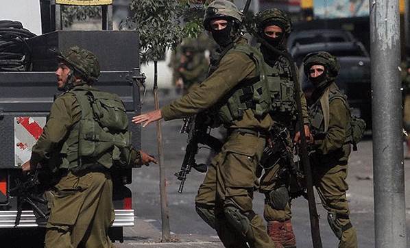 10 Filistinli gözaltına alındı! İsrail deki hapishanelerde yaklaşık 7 bin Filistinli var.