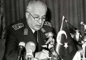 DEMOKRASİ SAHAYA İNDİ… ERGENEKON YETMEZ, DARBECİLER DE YARGILANSIN!