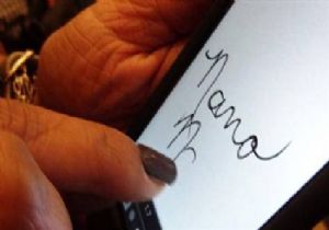 Yeni moda: iPhone dostu manikür