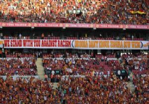 TT Arena da Tarihi Görüntü!