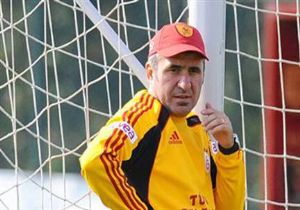 Hagi, Sneijder i İşaret Etti