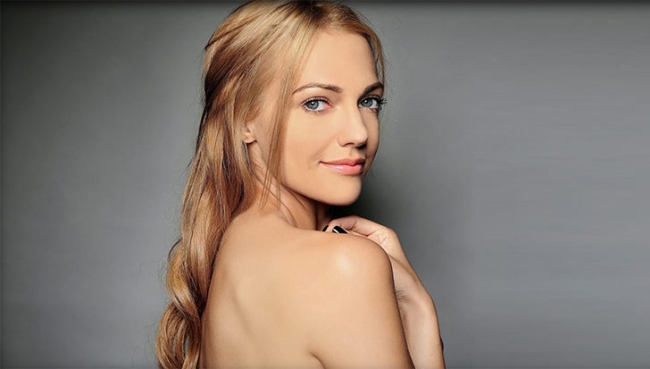 Meryem Uzerli bikinili pozlarını paylaştı!