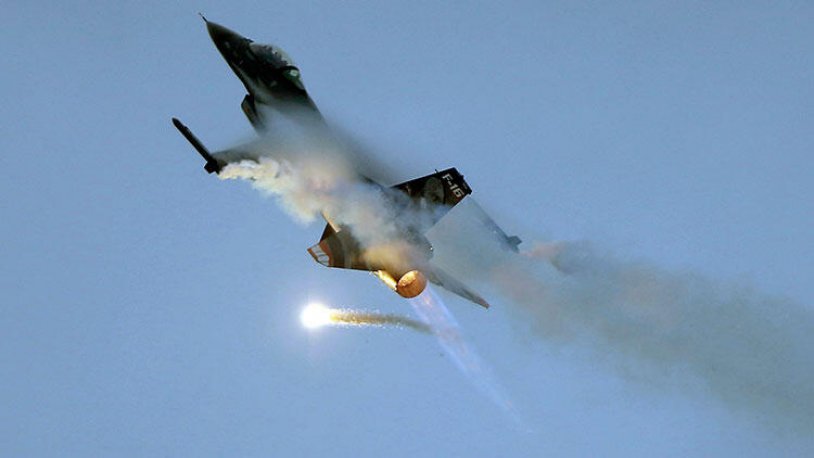 Belçika ya ait F-16 savaş uçağı düştü