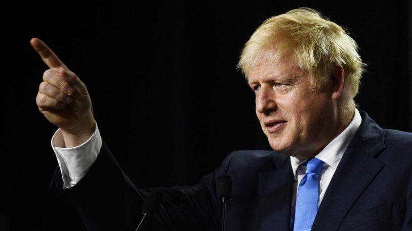 Johnson, seçimi açık farkla kazandı