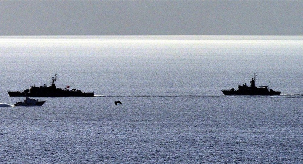 Savaş gemileri burun buruna geldi