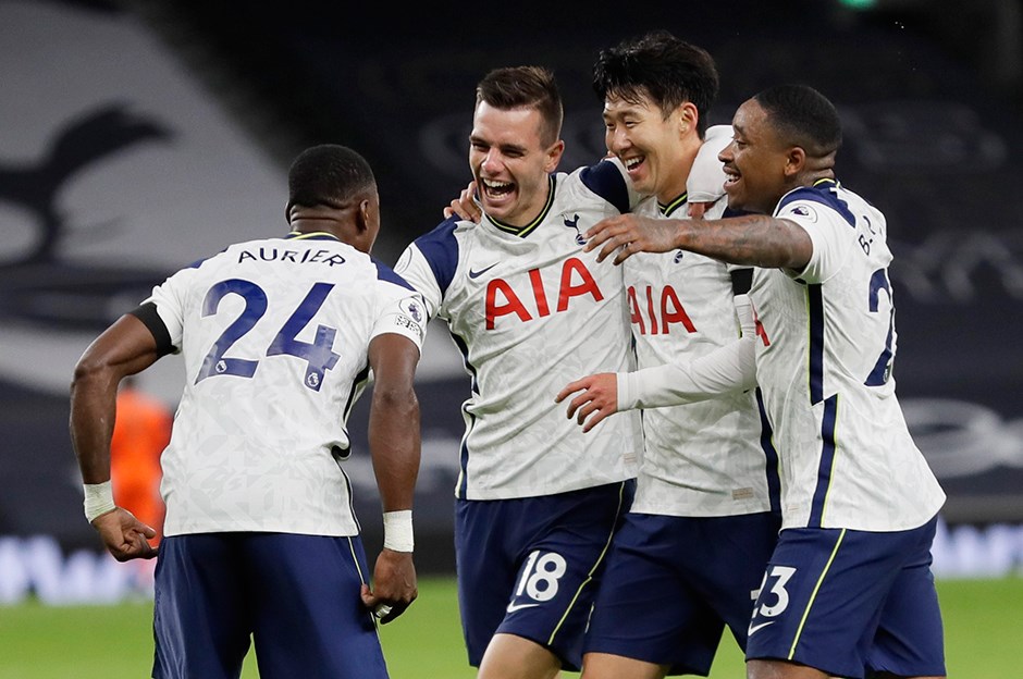 Manchester City yi deviren Tottenham liderliğe yükseldi!