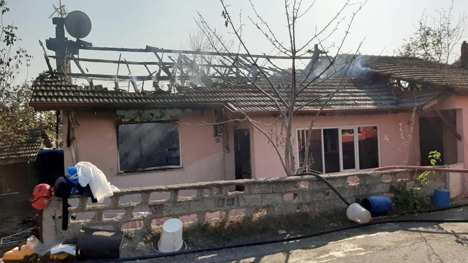 Sakarya da yangın: 2 kardeş hayatını kaybetti