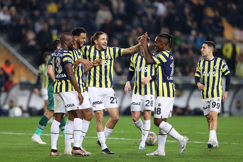 Fenerbahçe tur için sahada: İşte muhtemel 11 ler
