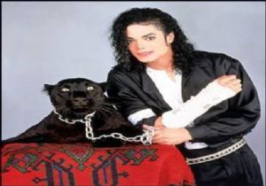 Şöhretler Kaldırımı nda İki Yıldızı Olan Michael Jackson ın El ve Ayak İzleri de Basılacak